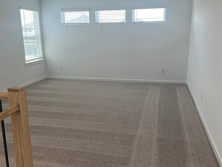 22111 Strathfield Cir — Photo 20