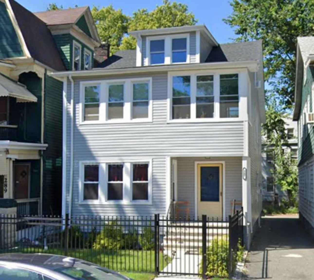 3 bed, 2400 sqft, $1,950 — Photo 1