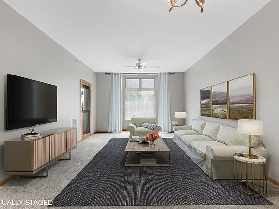 5th image of 301 Harbour Town Dr APT 327