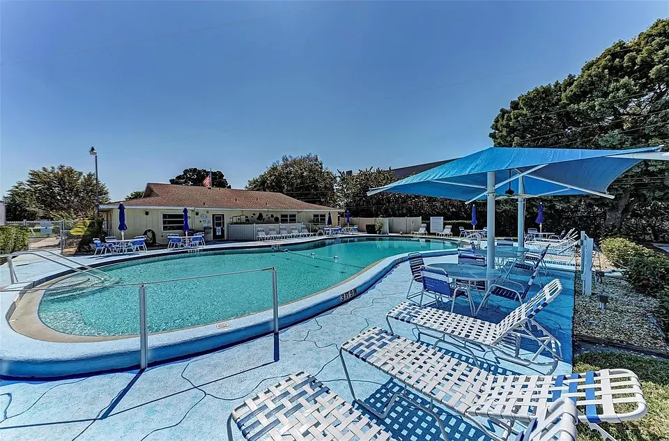 2 bed, 1001 sqft, $1,850 — Photo 3