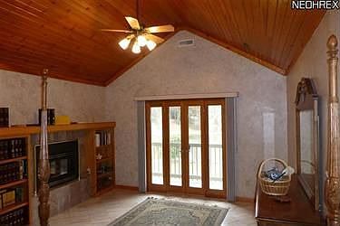 4th image of 4999 Greenbrier Dr