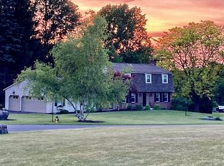 8376 Vassar Dr, Manlius, NY 13104