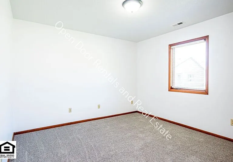 1525 Flagstone Dr — Photo 17