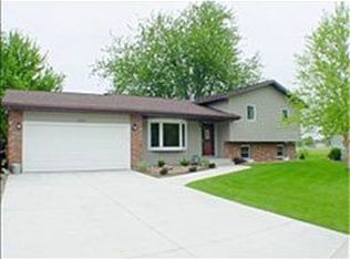 130 18th Pl NE, Owatonna, MN 55060