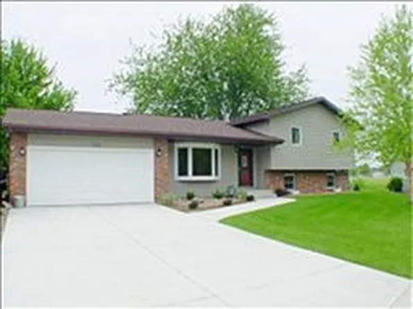 130 18th Pl NE, Owatonna, MN 55060