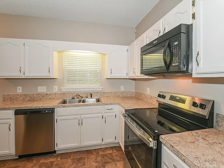 7526 Fallow Ln — Photo 10