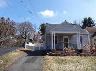 890 Oregon Ave, Niskayuna, NY 12309