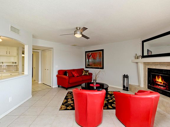 5th image of 1085 Sunny Ridge Dr