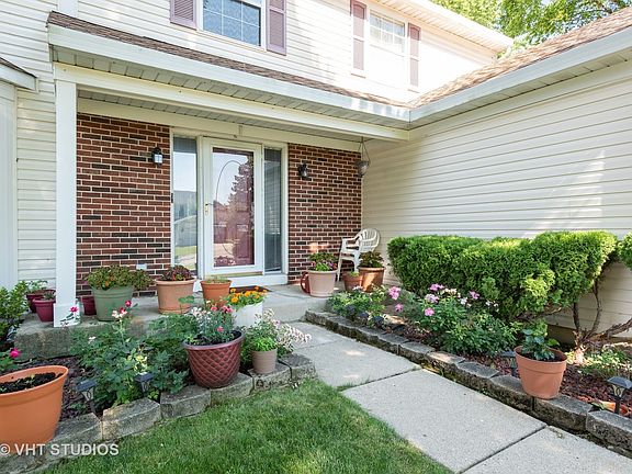 3rd image of 1885 Pastoral Ln