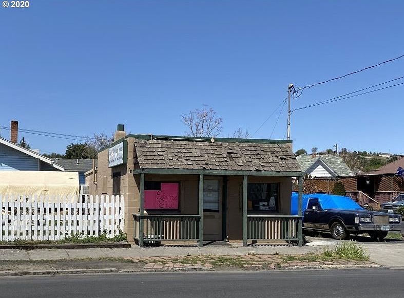 2nd image of 615 SW Dorion Ave