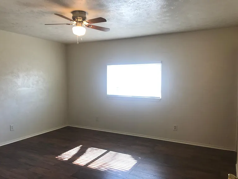 9412 Timberbluff Rd — Photo 2