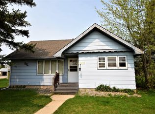 803 2nd St NE, Roseau, MN 56751
