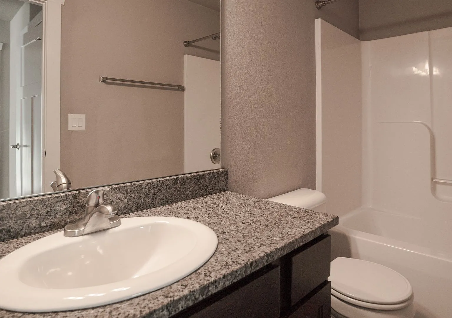 Ironwood Glen Townhomes — Photo 4