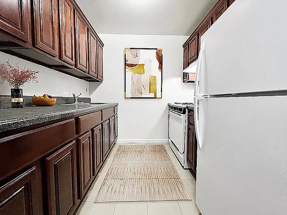 3rd image of 1765 Townsend Ave APT 7I