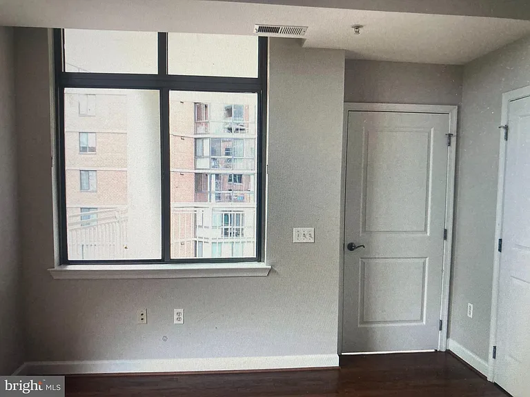 1001 N Randolph St #509 — Photo 10