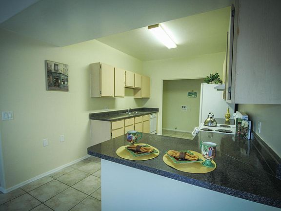 4th image of 2054 W Cadbury Ct