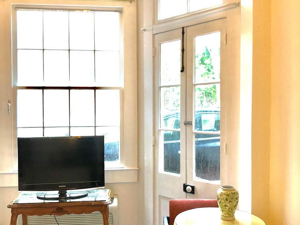 1st image of 821 Royal St