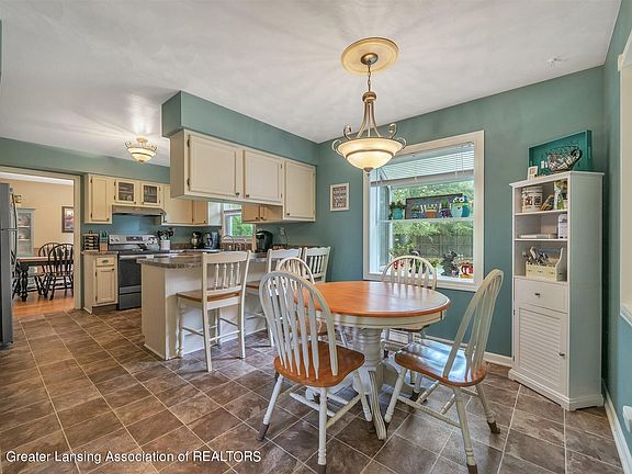 5th image of 429 Nuggett Dr