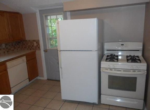 5th image of 516 Cedar St