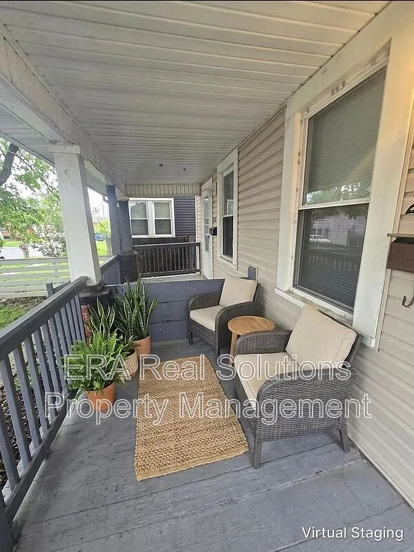 3 bed, 1.0 bath, 1000 sqft, $1,050 — Photo 1