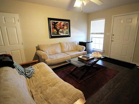2nd image of 3804 Oldenburg Ln