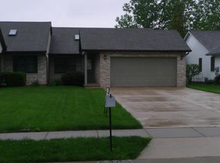 5209 Deerwood Lake Dr, Springfield, IL 62703