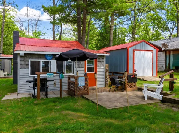 5330 Ruth St, Gladwin, MI 48624