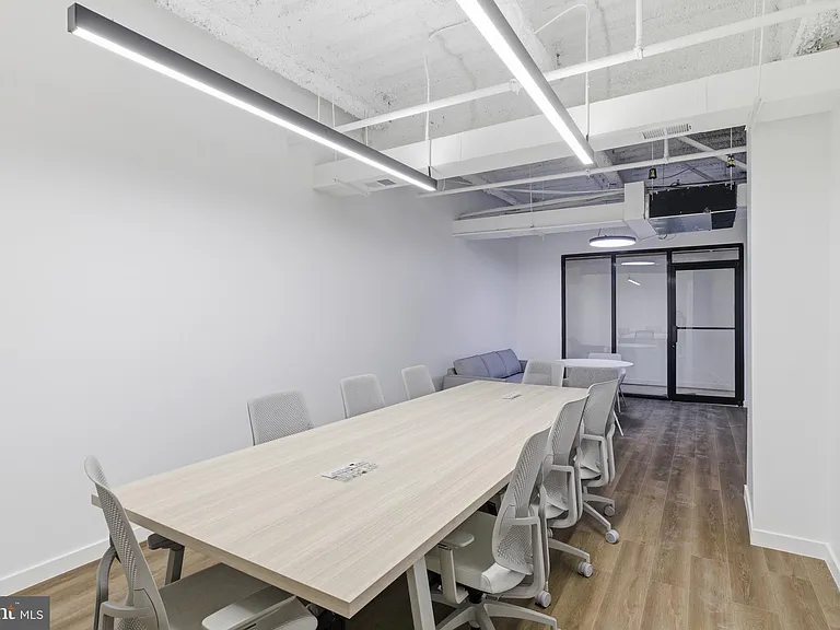 915 N Broad St #601 — Photo 32