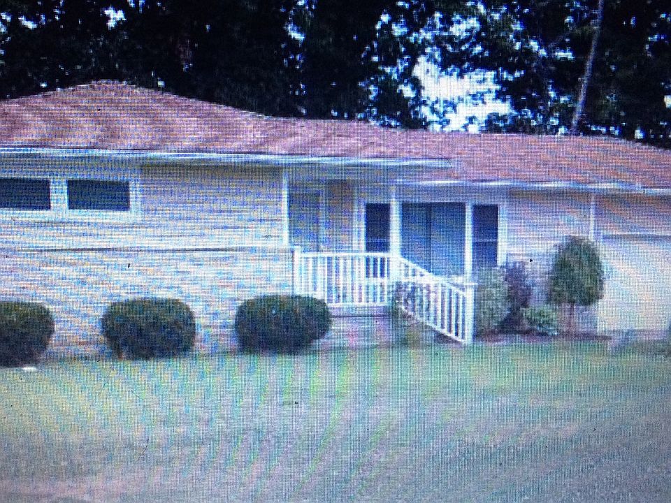 1st image of 3490 Oxford Dr