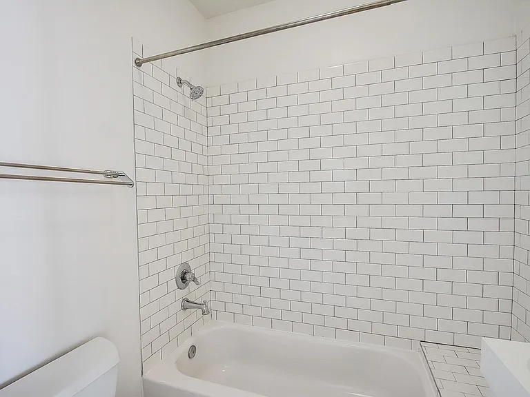 427 1/4 N Vendome St #427.25 — Photo 15