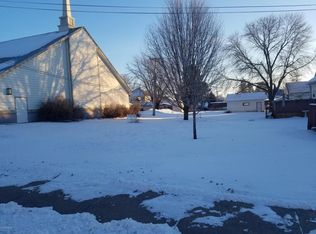 20 Harrison St, Lewiston, MN 55952