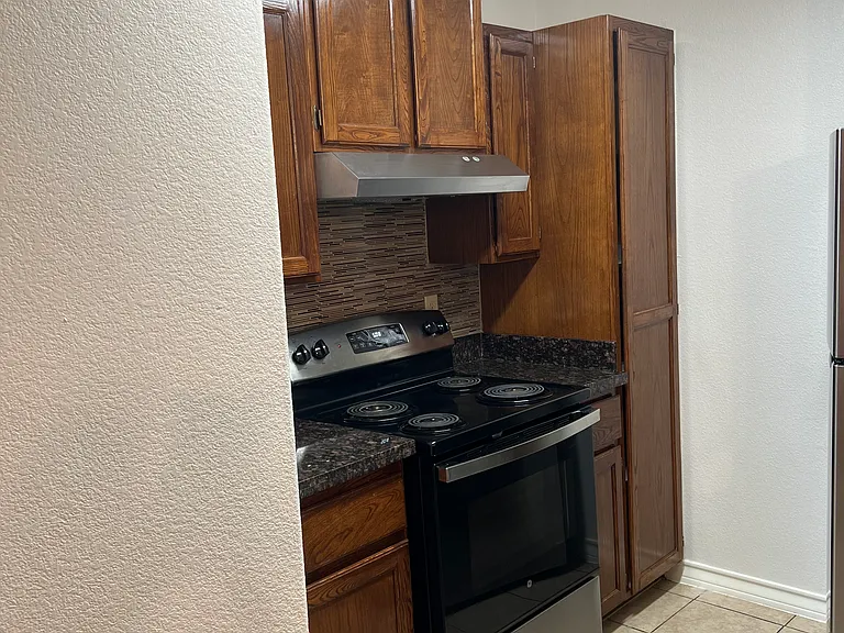 5005 San Francisco Ave — Photo 12