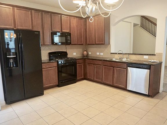5th image of 2305 Nestlewood Dr