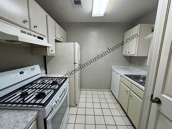 4th image of 605 Cooper Estates Dr APT 2
