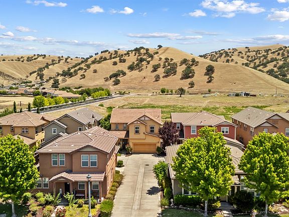 3rd image of 9379 Vintner Cir