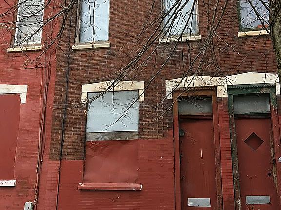3rd image of 2526 W Oxford St