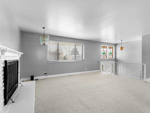 3rd image of 447 E Bridlewood Dr