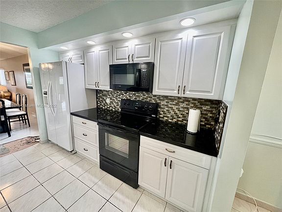 3rd image of 1600 SW 127th Way APT 412C