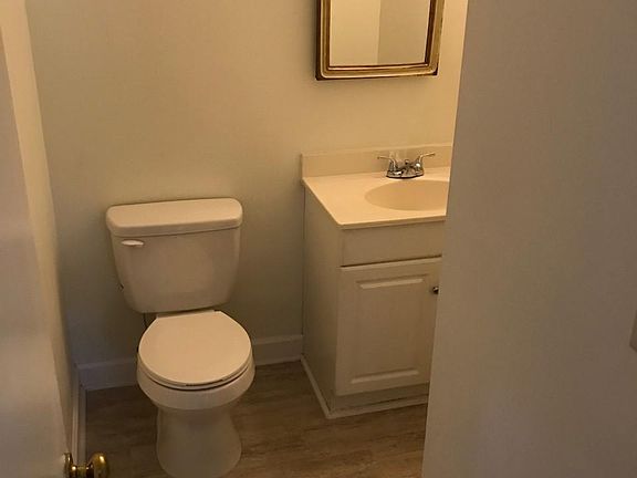 2nd image of 2957 Carolyn Dr
