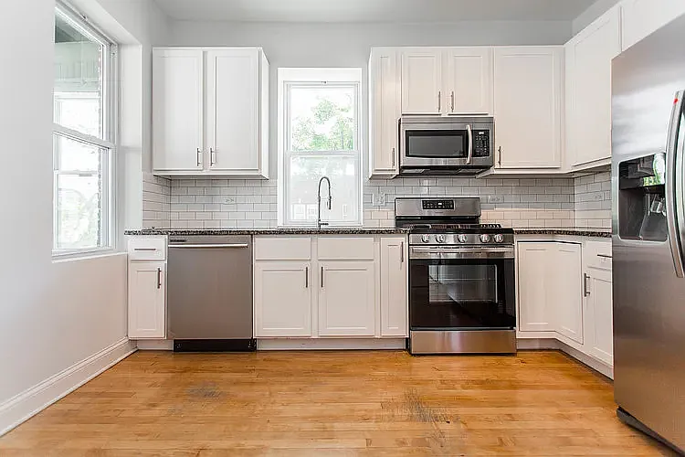3734 W Diversey — Photo 7