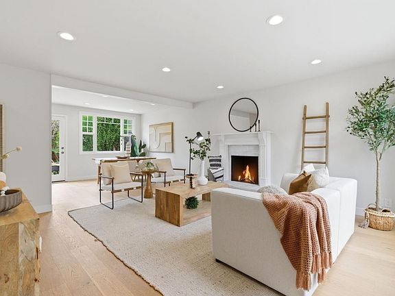 3rd image of 1112 Escalero Ave
