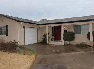 2102 Dennis Dr, Selma, CA 93662