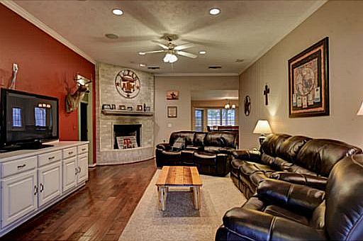 1st image of 1413 Front Royal Dr