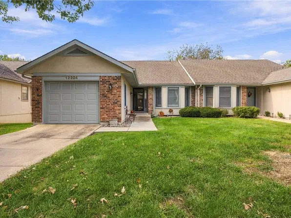 12204 Monrovia St, Overland Park, KS 66213