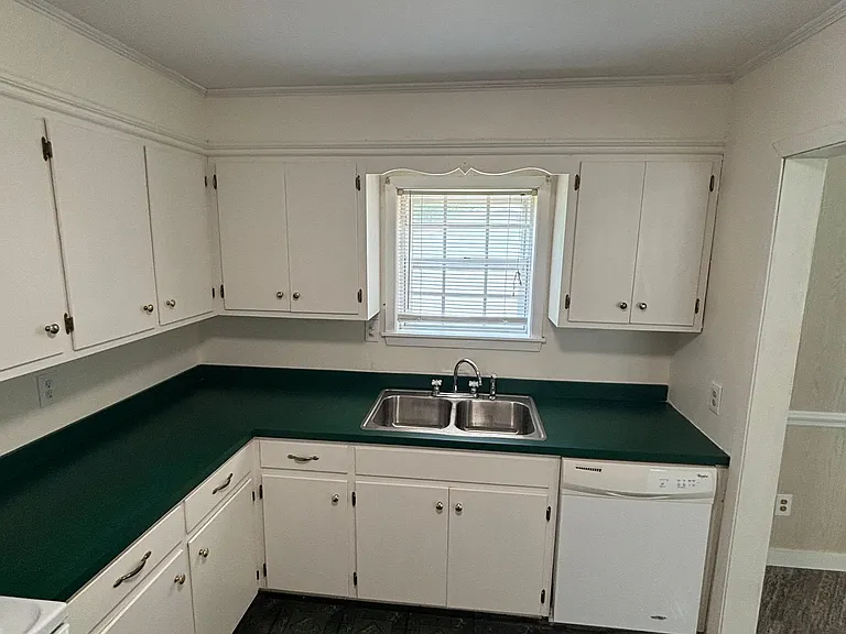 5755 Colonial Ln N — Photo 14