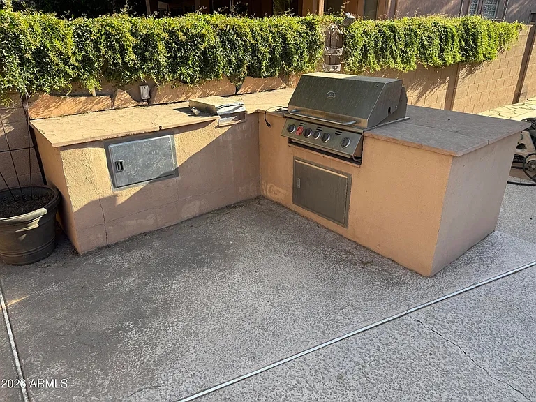 101 S Presidio Dr — Photo 29