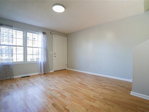 4th image of 1160 Hartford Ave #1160