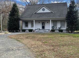 331 Point Anne Dr, Hartfield, VA 23071