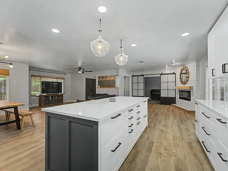 588 Manzanita Way — Photo 13