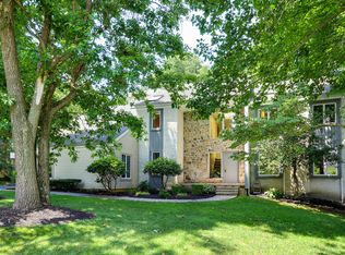 233 Spring Run Ln, Downingtown, PA 19335